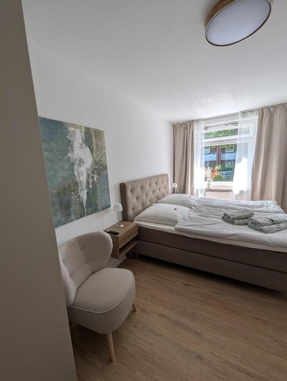 Schlafzimmer mit Doppelbett
